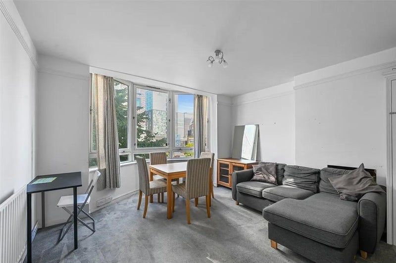 Room McAuley Close in Greater London