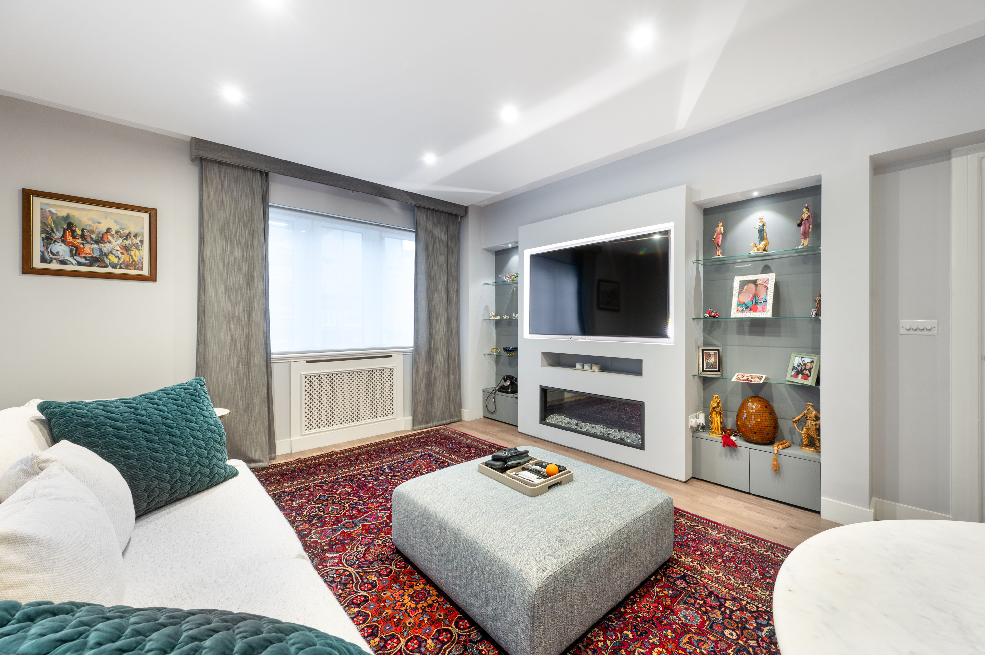 Flat Holland Walk in Greater London