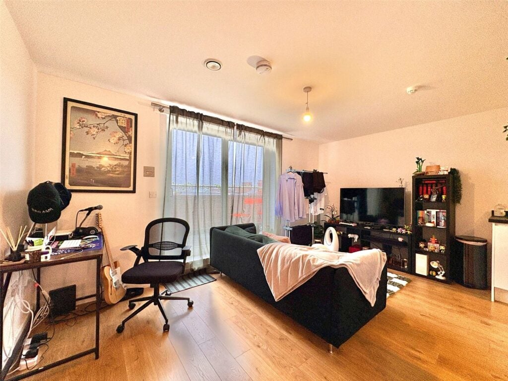 Flat Doman Road in Surrey Heath