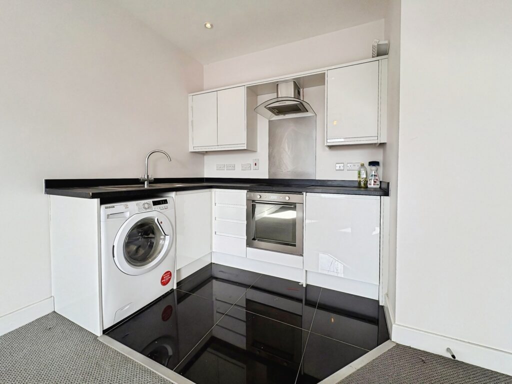 Flat Knoll Walk in Surrey Heath