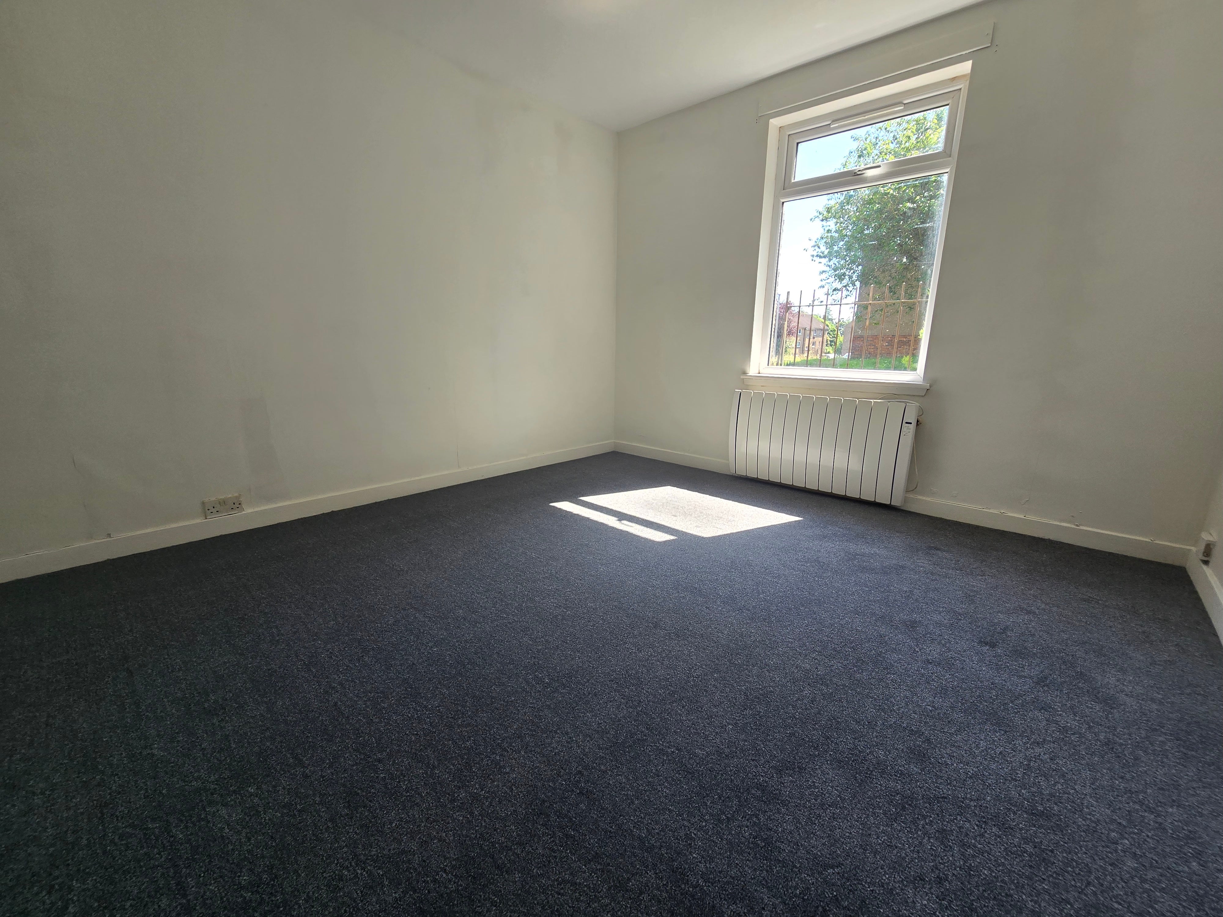 Flat Loganlee Terrace in Dundee