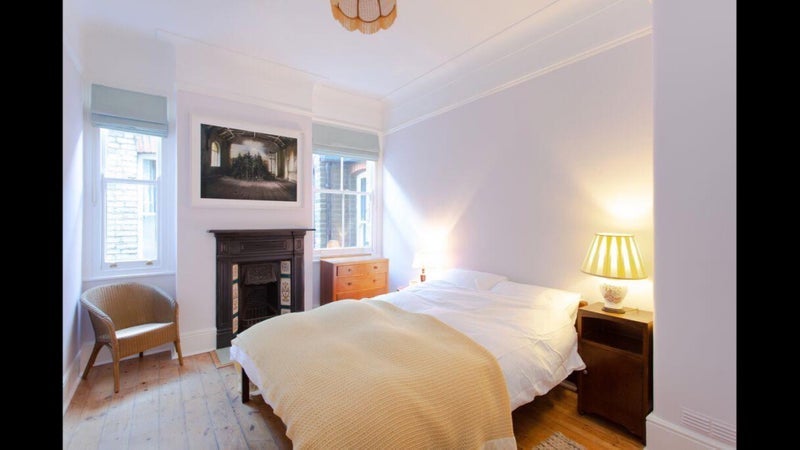 Room Broomfield Avenue in Greater London