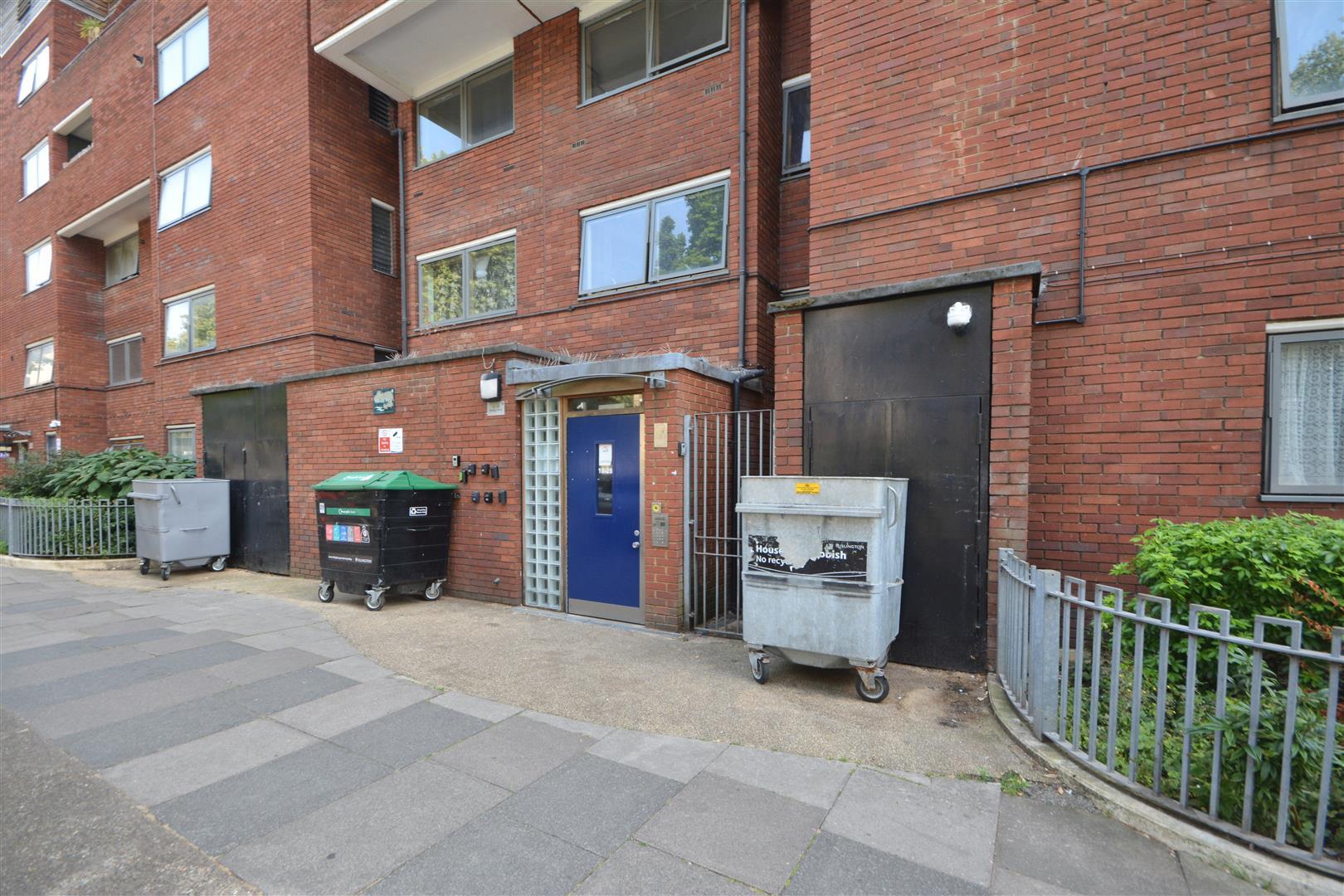Flat Collier Street in Greater London