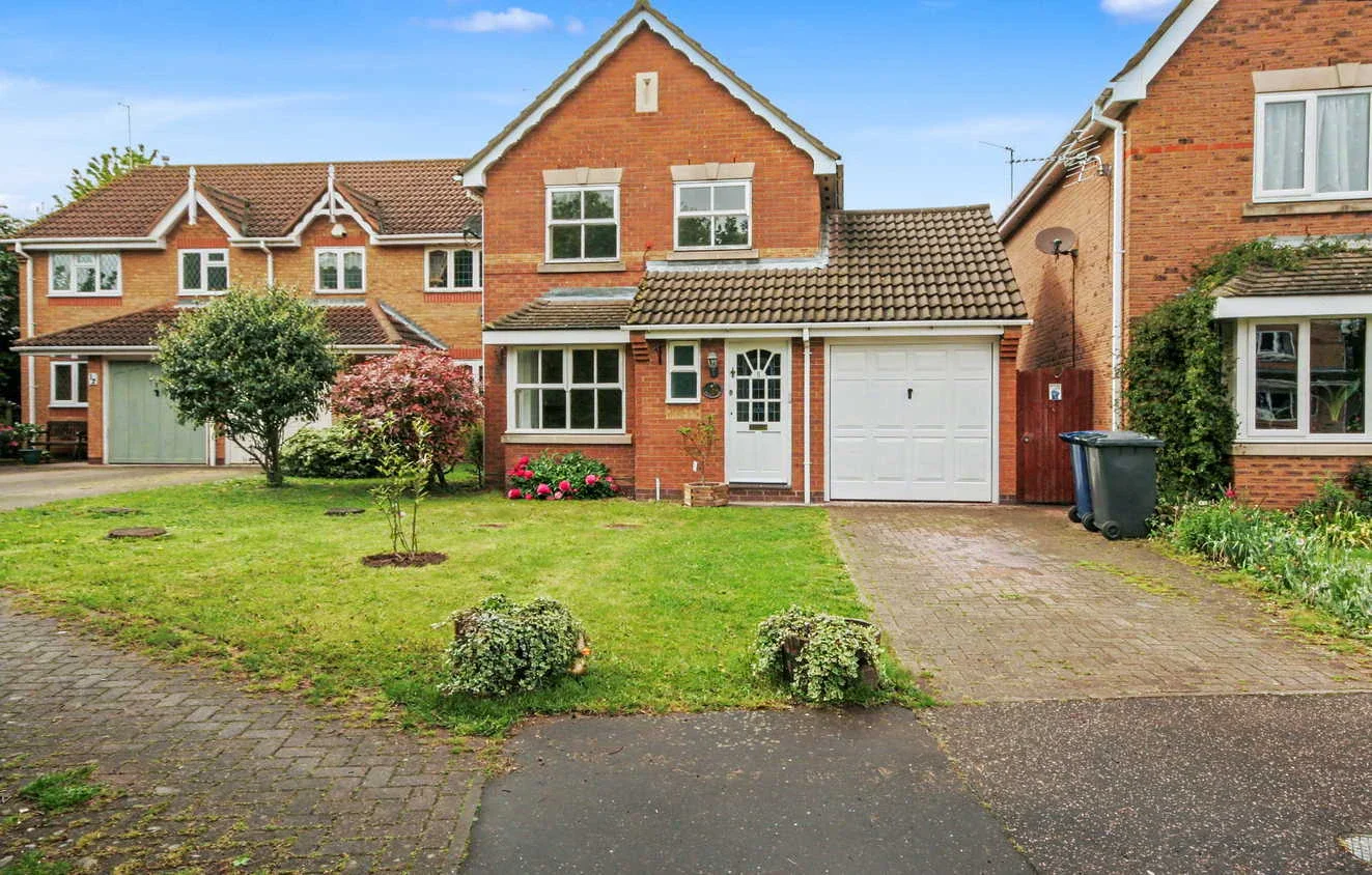 House Beacon Close in Huntingdonshire