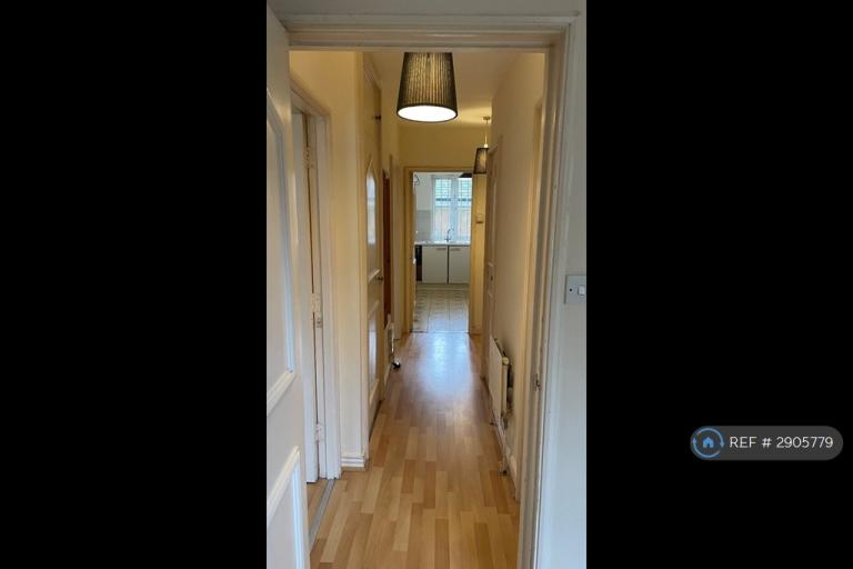 Flat Bath Grove in Greater London