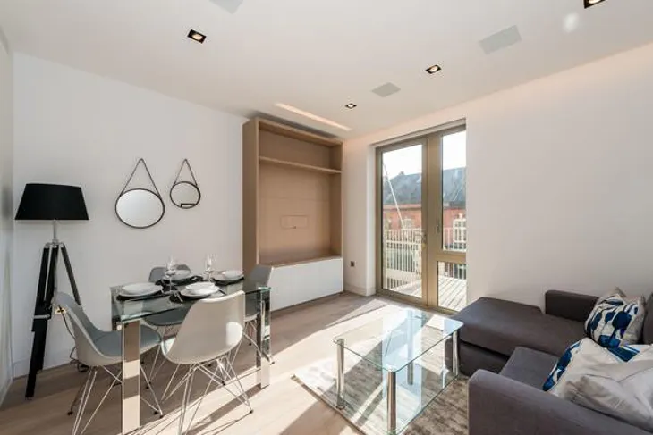 Flat Fair Street in Greater London