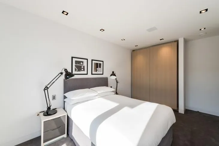 Flat Fair Street in Greater London