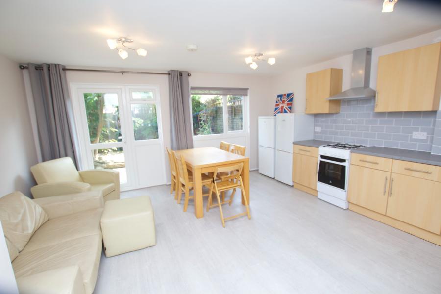 Room Willingham Way in Greater London