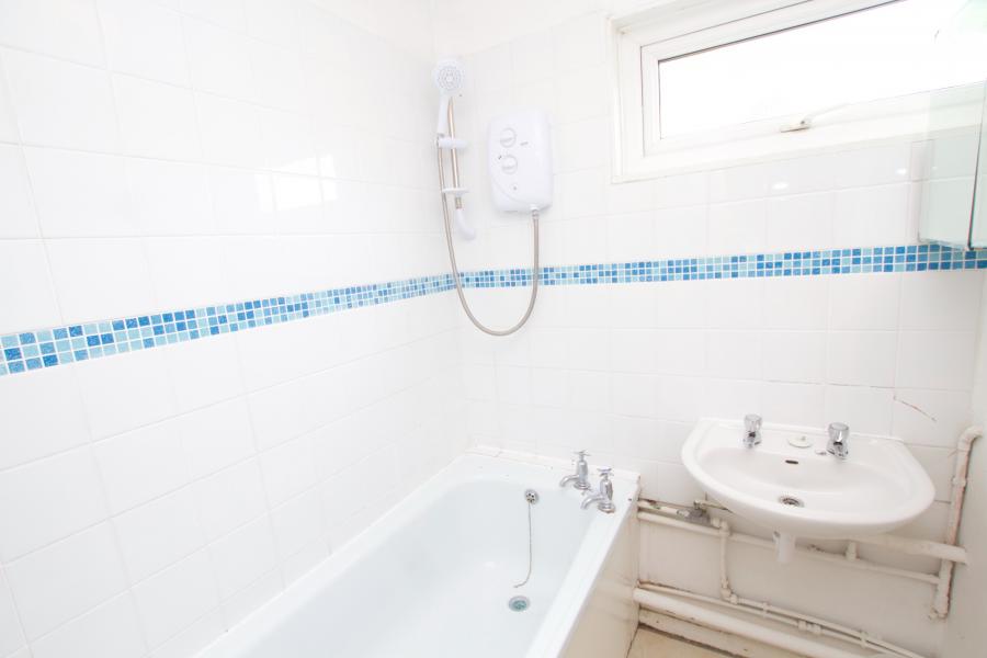Room Willingham Way in Greater London