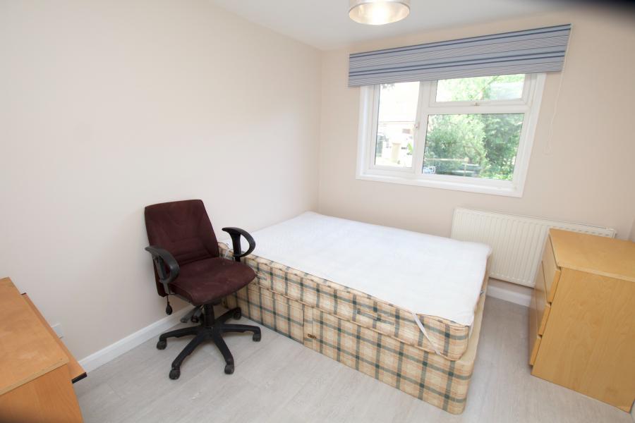 Room Willingham Way in Greater London