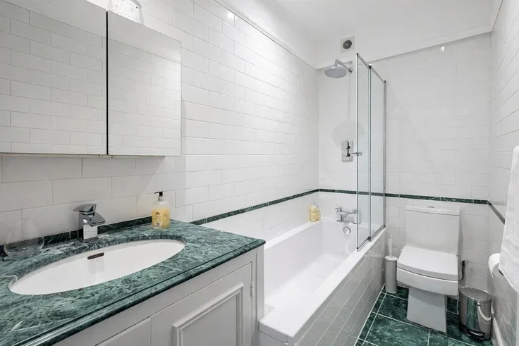 Flat Lower Belgrave Street in City of Westminster