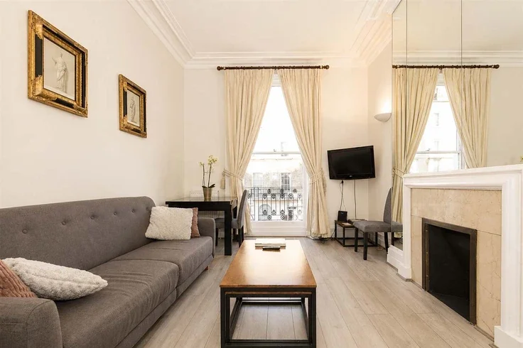 Flat Lower Belgrave Street in City of Westminster
