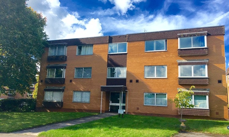 Flat Penn Drive in Winterbourne
