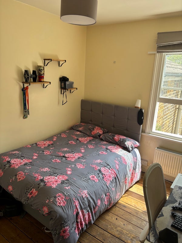 Room Santley Street in Greater London