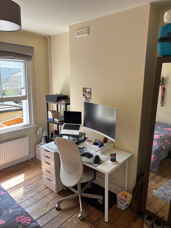 Room Santley Street in Greater London