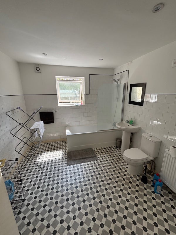 Room Santley Street in Greater London