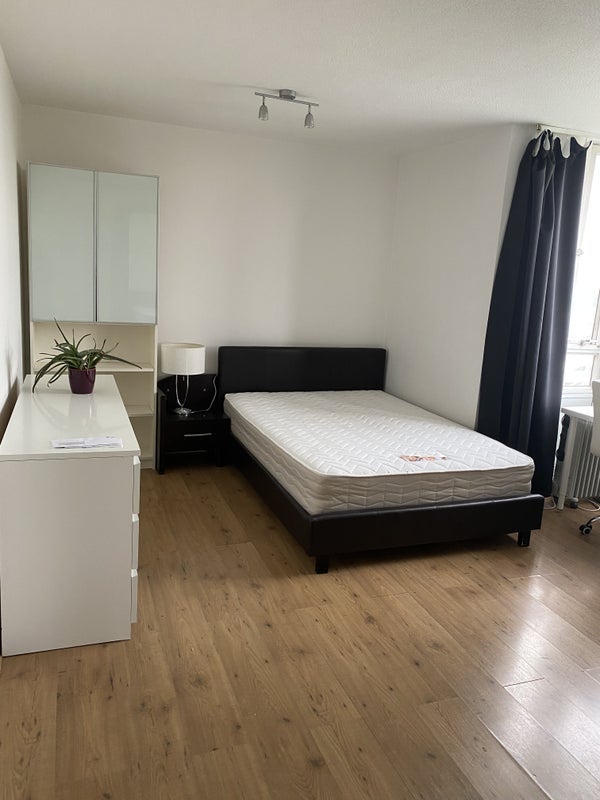 Room Bramlands Close in Greater London