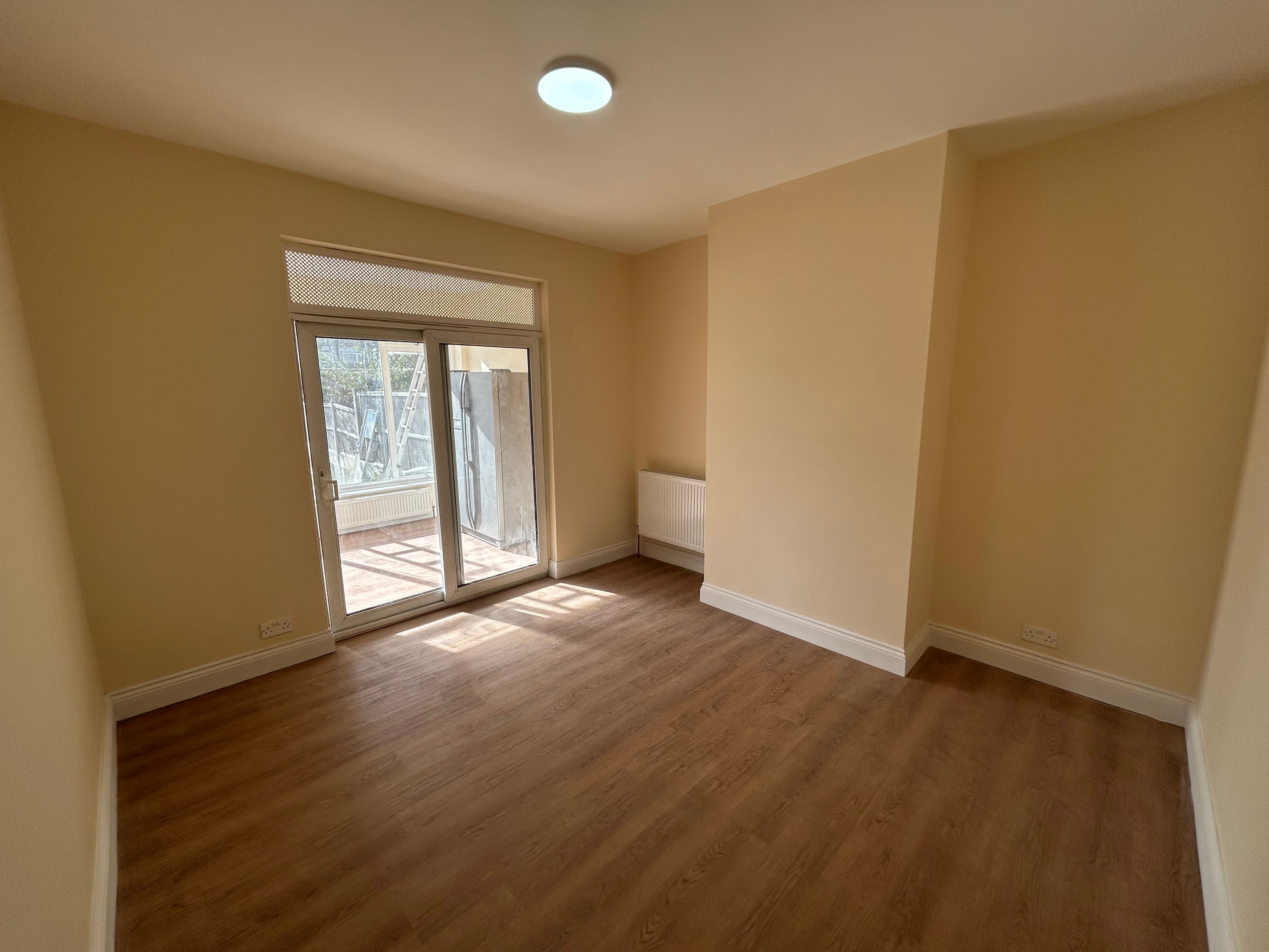 Flat Easternville Gardens in Greater London