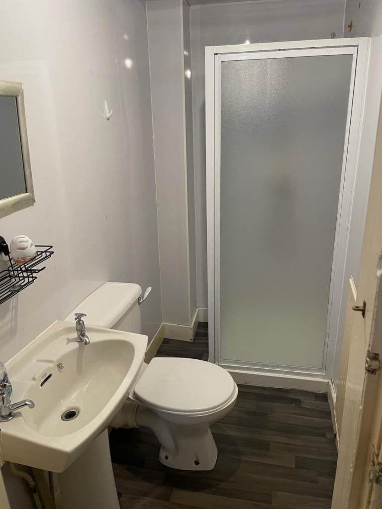 Flat Carlibar Road in Barrhead