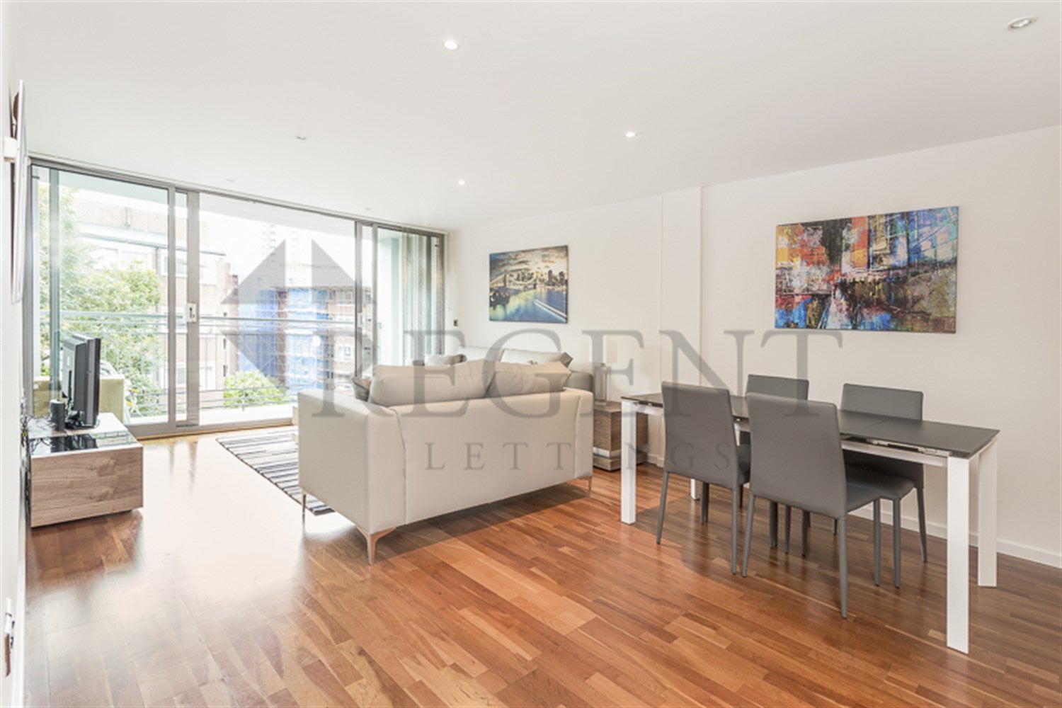 Flat Dodson Street in Greater London