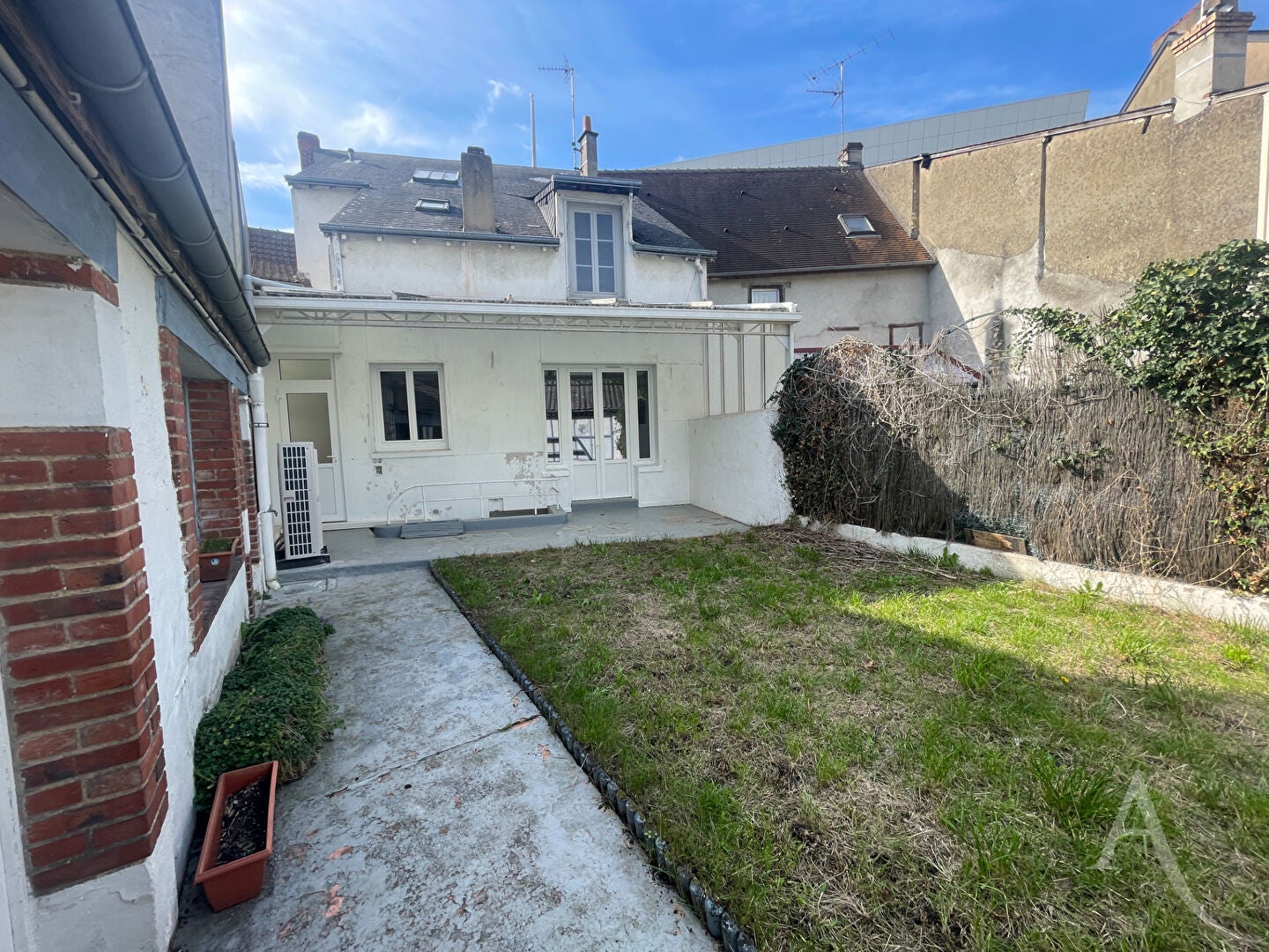 Maison Rue Paul Louis Courier à Châteauroux
