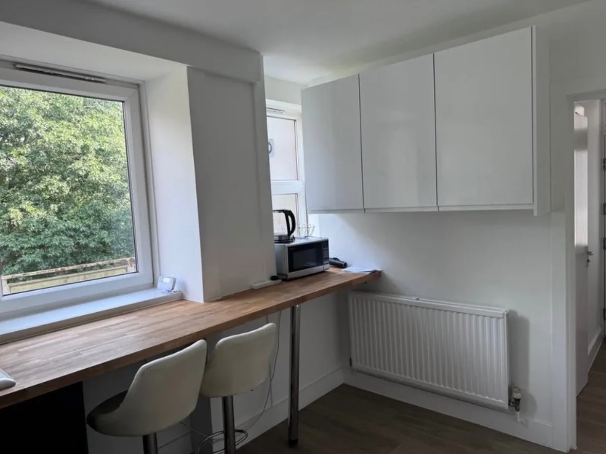 Room Cambalt Road in Greater London