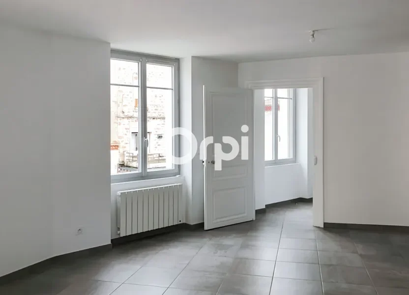 Appartement Place des Terreaux à Saint-Symphorien-sur-Coise