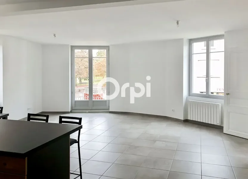 Appartement Place des Terreaux à Saint-Symphorien-sur-Coise