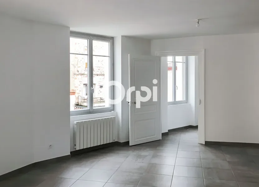 Appartement Place des Terreaux à Saint-Symphorien-sur-Coise