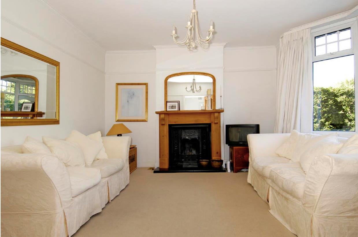 House Sharps Lane in Greater London