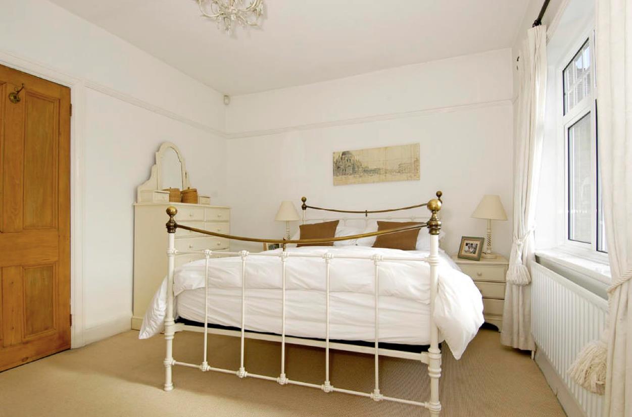 House Sharps Lane in Greater London