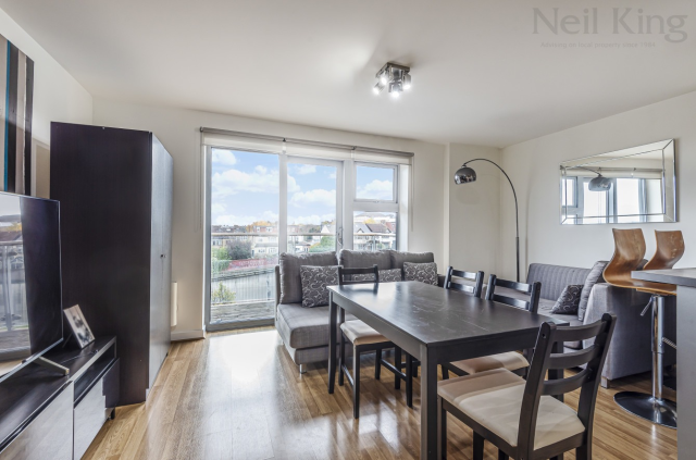 Flat Queen Mary Avenue in Greater London