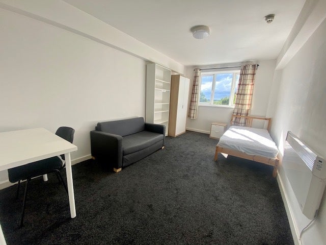 Flat Oxley Street in Wolverhampton