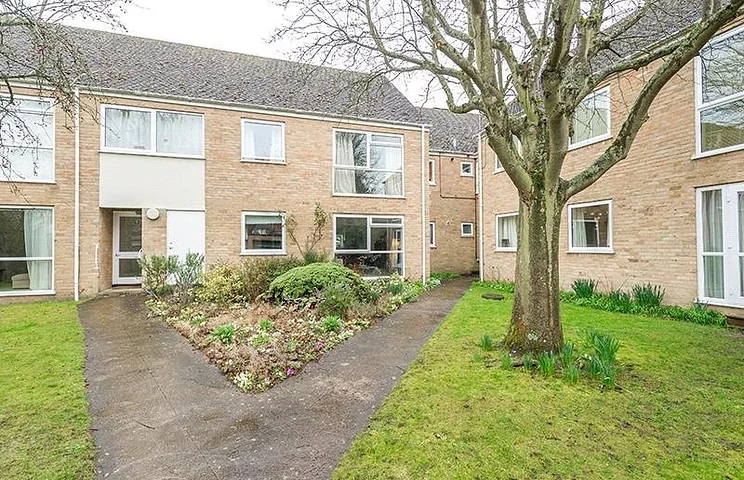 Flat Boundary Close in West Oxfordshire