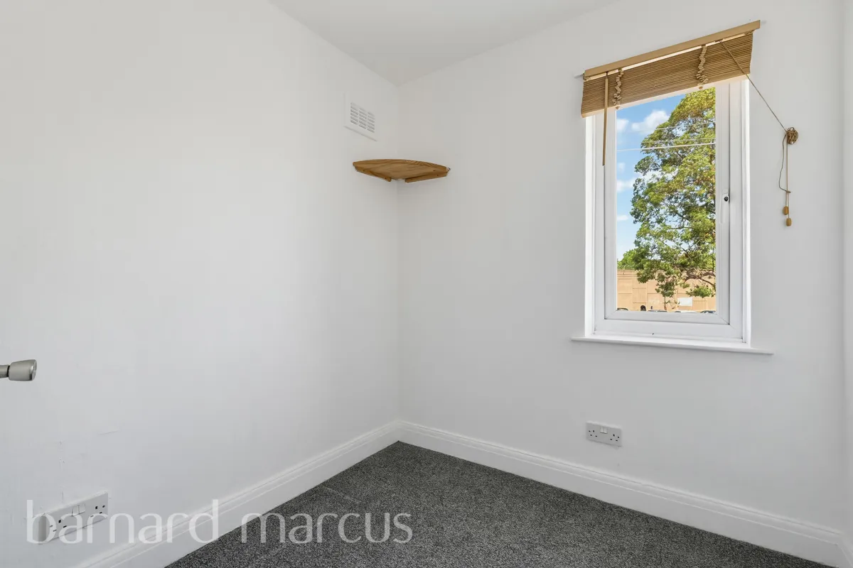 Flat Twickenham Road in Greater London