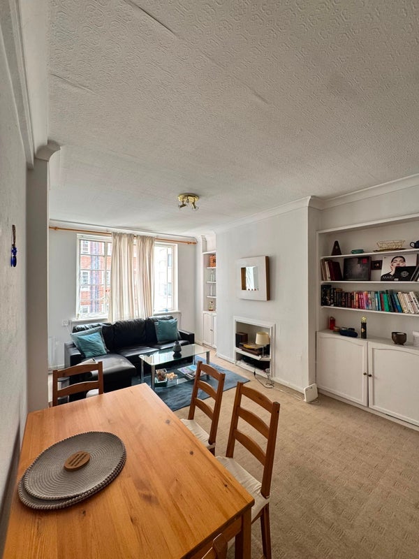 Room St Petersburgh Place in City of Westminster