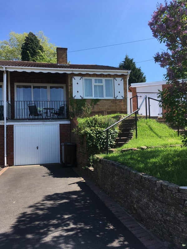 Room Walford Drive in Metropolitan Borough of Solihull