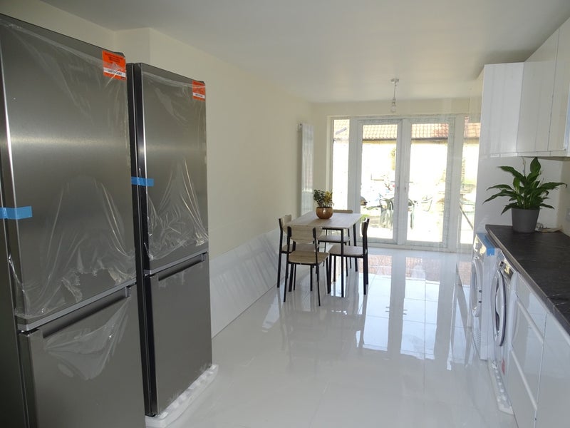 Room Amberley Grove in Greater London