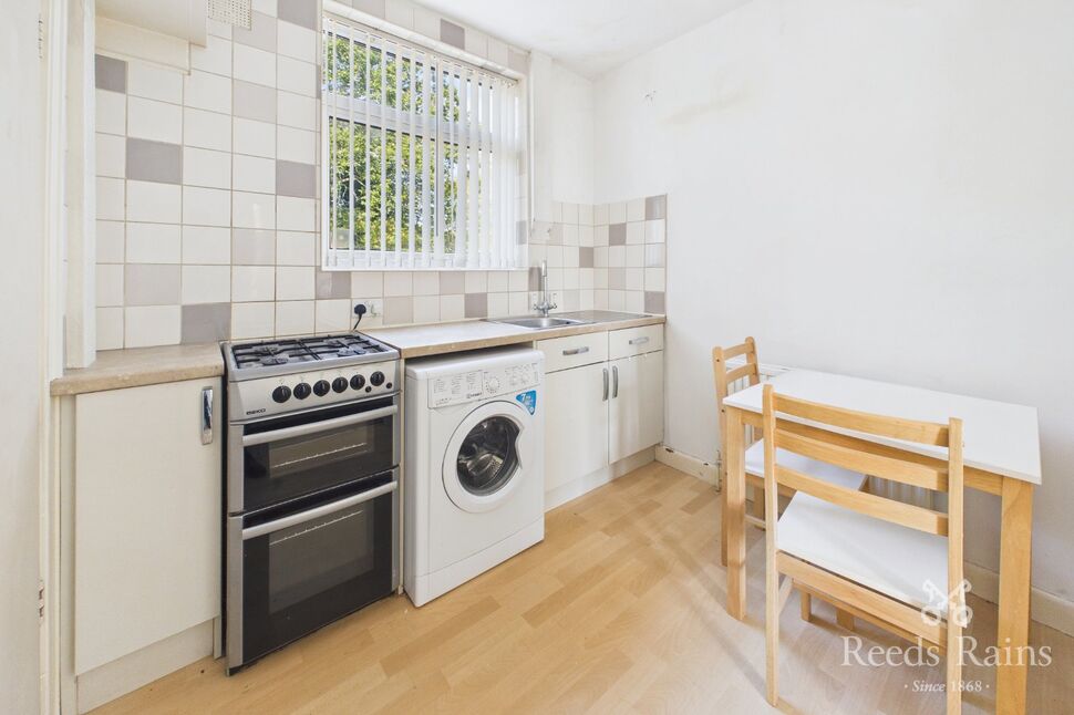 Flat Bellhouse Road in Sheffield