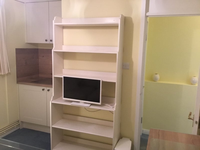 Flat Finborough Road in Greater London
