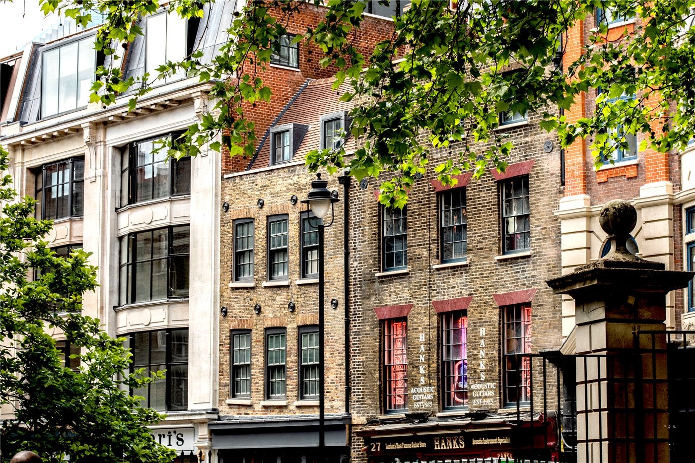 Flat Denmark Street in Greater London