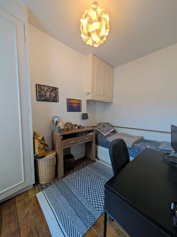 Room Byrne Road in Greater London