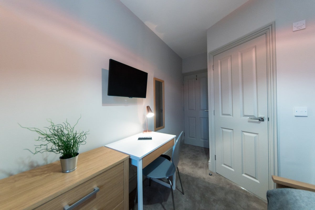 Flat Wokingham Road in Reading