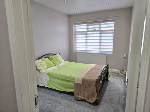Flat Wilbury Way in London