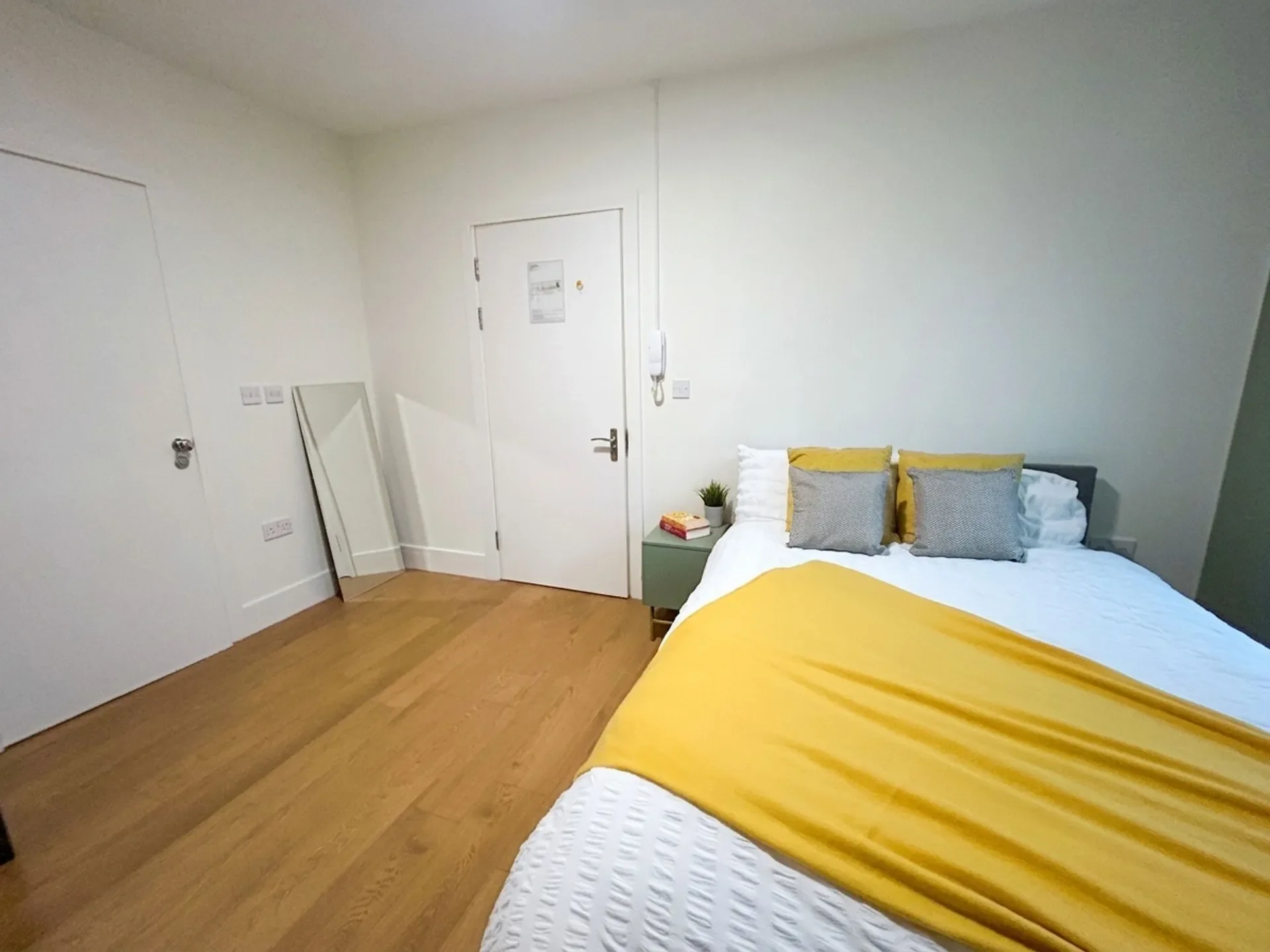 Room Cank Street in Leicester