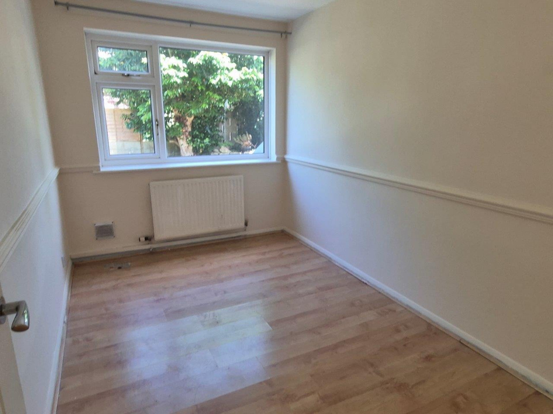Flat First Avenue in Radstock
