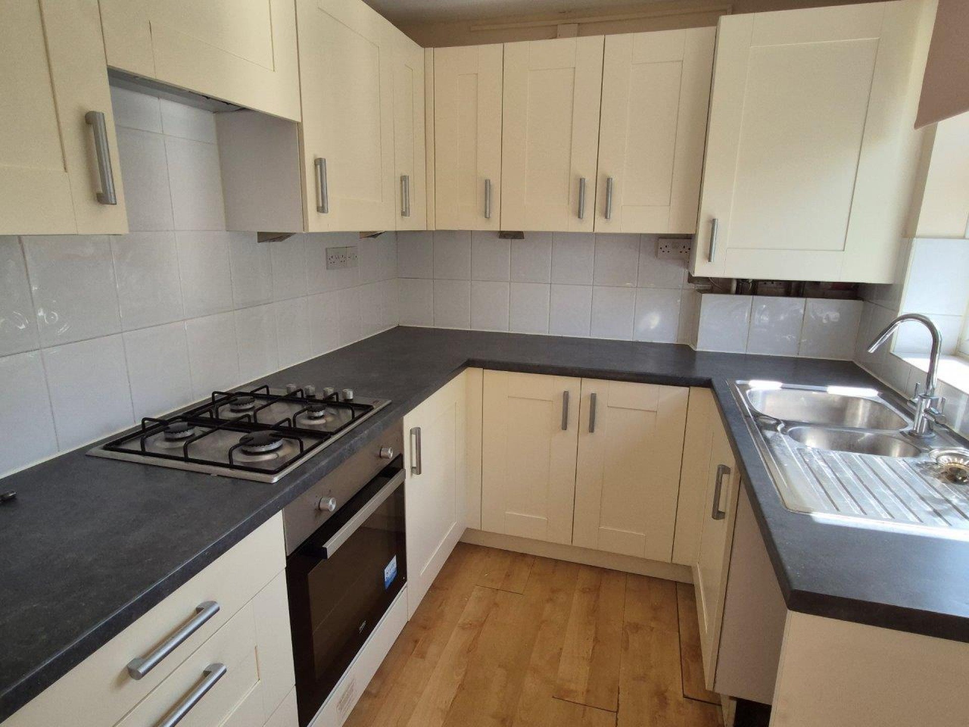 Flat First Avenue in Radstock