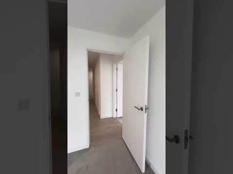 Flat Surrey Gardens in Greater London