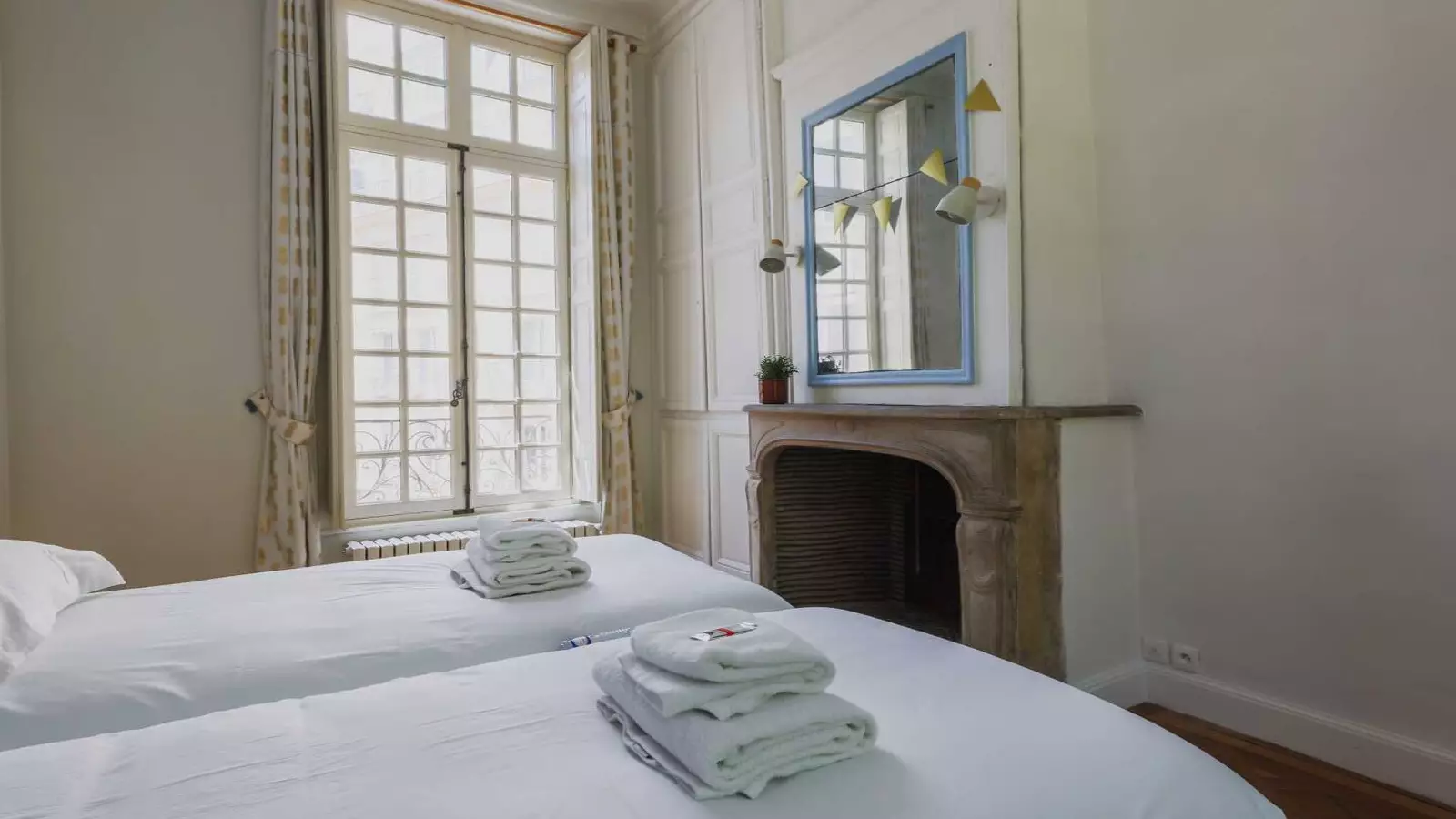 Appartement Rue du Cloître Notre-Dame à Paris