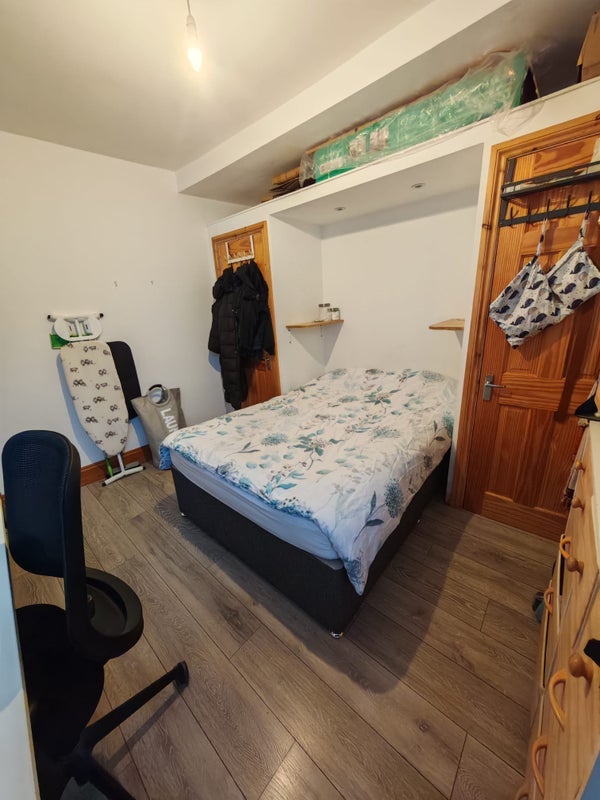 Room Merrywood Road in Bristol